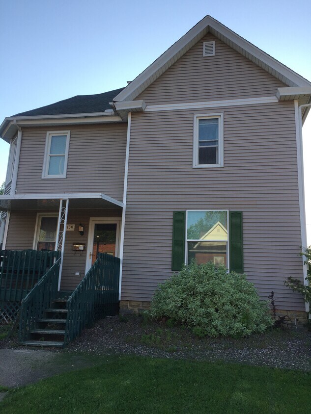 130 N Chestnut St, Platteville, WI 53818 House Rental in Platteville