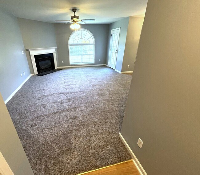 Foto del edificio - 4702 Pennoak Ln