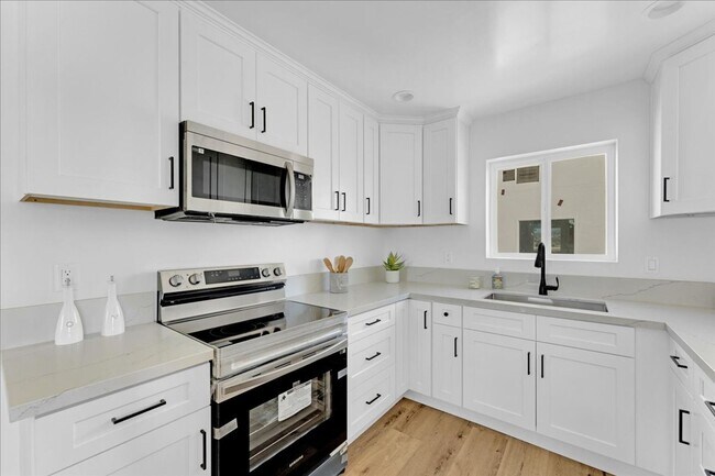 Foto del edificio - Brand New Townhomes for Rent