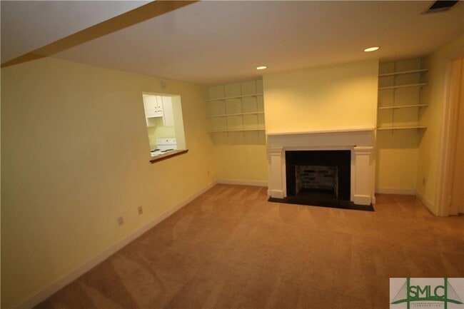 Building Photo - 209 W Hall St