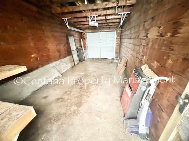 Building Photo - 909-911 Antimony