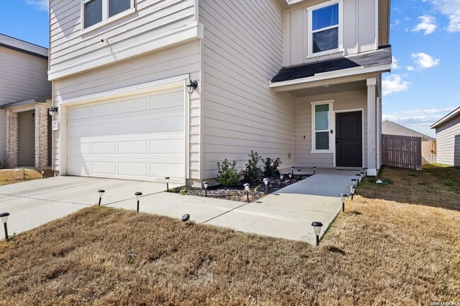 Photo - Charming Home Awaits: Spacious & Modern Living in a Prime Location