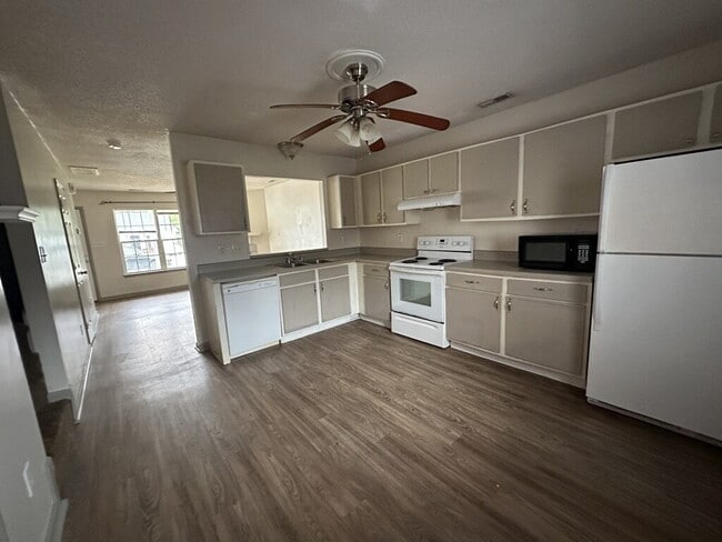 Foto del edificio - 1167 Pueblo Dr