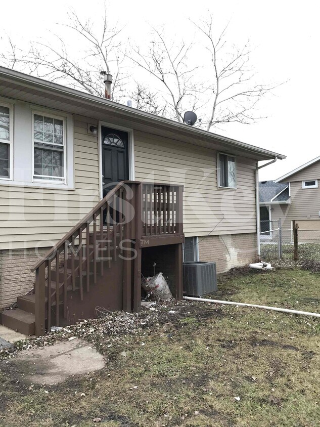 Building Photo - 22160 E Churchill Dr