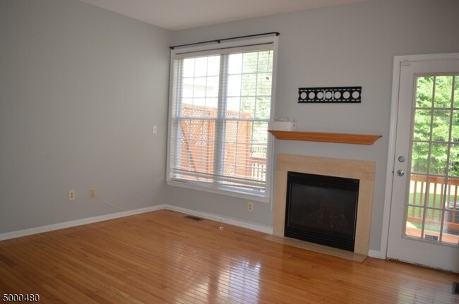 Building Photo - 145 Arrowgate Dr