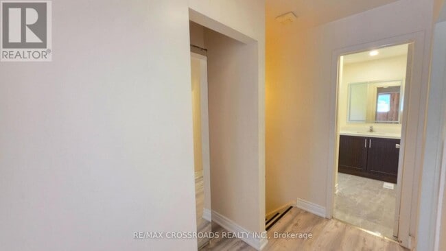 Building Photo - 63 Osterhout Pl