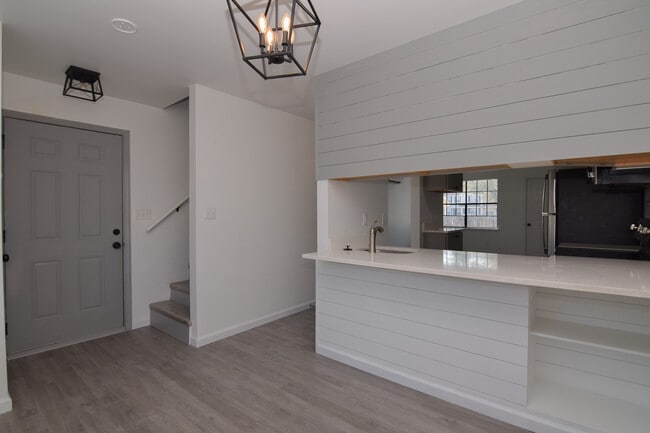 Building Photo - 7721 Oldridge Rd