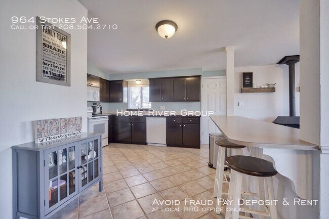 Foto del edificio - 964 Stokes Ave