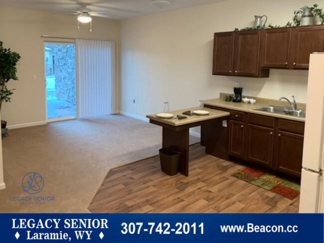 Cocina de lujo Legacy Laramie - Legacy Laramie Senior Residences