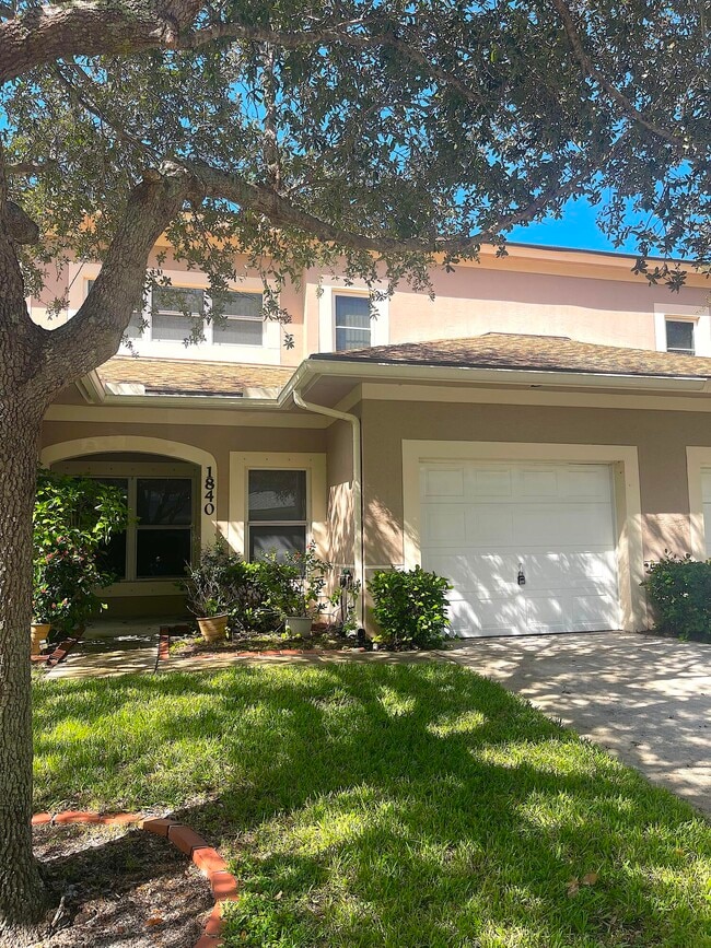 Building Photo - 1840 Sandhill Crane Dr