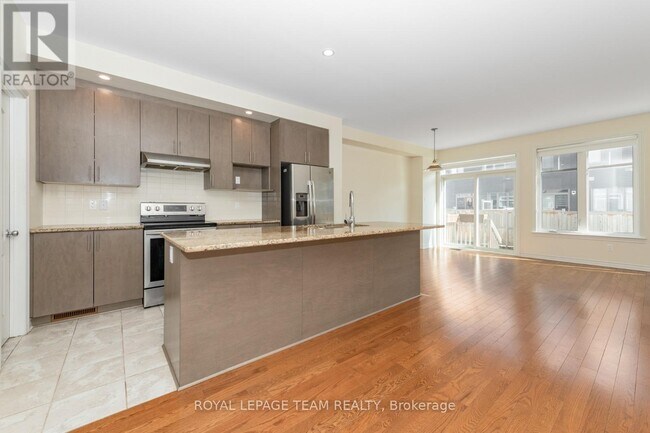 Photo du bâtiment - 711 Sora Wy