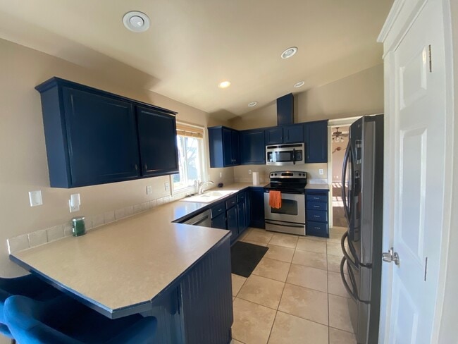 Building Photo - 4401 S Pinerest Way