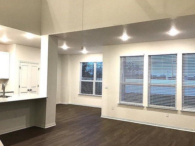 Building Photo - 2708 Geronimo Creek
