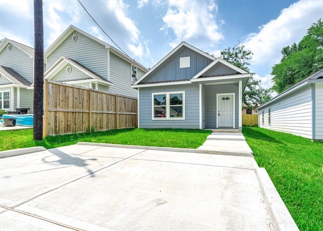 Building Photo - 16977 Glenheath St