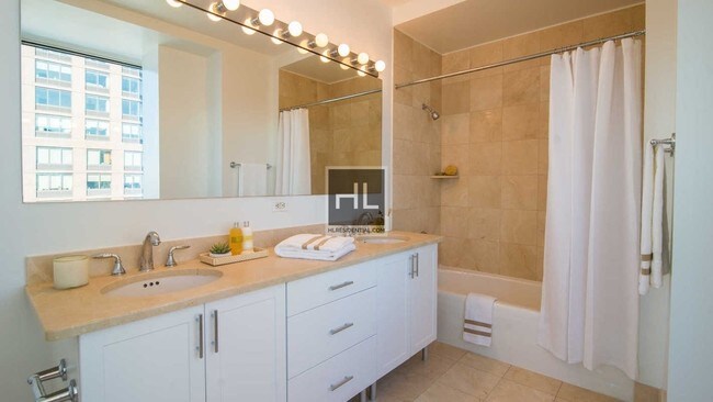 Foto del edificio - Spacious 1BR/1BA – WIC/W/D Incl.!! – NO FEE!!