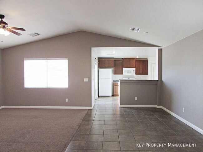 Building Photo - 10424 Madagascar Palm St