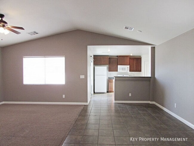 Foto del edificio - 10424 Madagascar Palm St