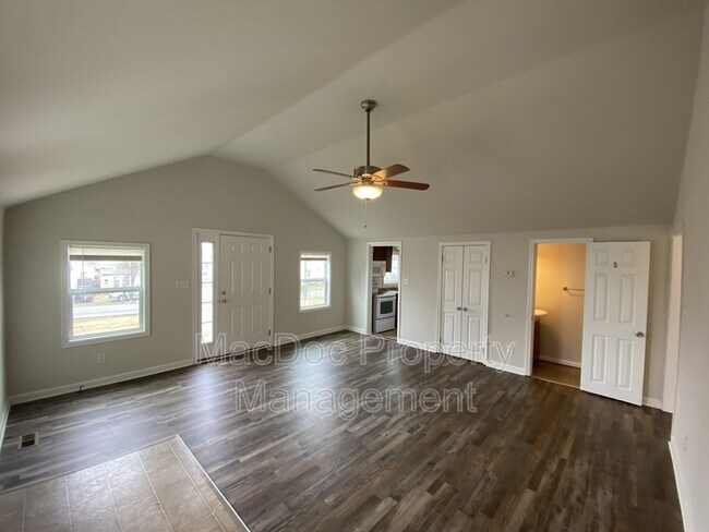 Foto del edificio - 5472 Riverview Dr