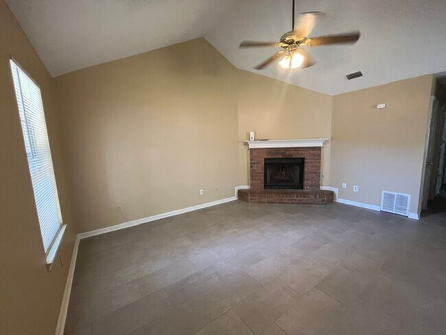 Foto del edificio - 2900 Heatherglen Cove W
