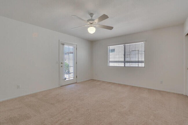 Building Photo - 11169 N Par Dr