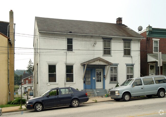Building Photo - 408 - 412 W Lincoln Hwy
