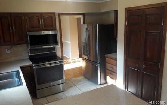 Foto del edificio - 10077 Shadybrook Ln