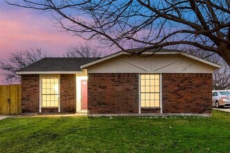 Building Photo - 510 Damon Dr