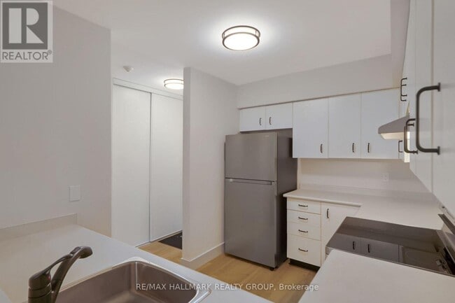 Building Photo - 318 Lorry Greenberg Dr