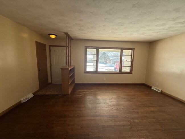 Foto del edificio - Available now 2 bedroom 2 bathroom 1 car garage fenced in backyard