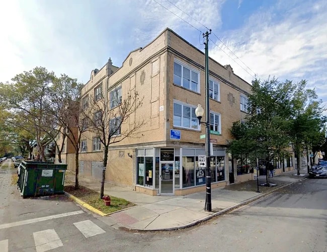 Foto del edificio - 3116 N Milwaukee Ave