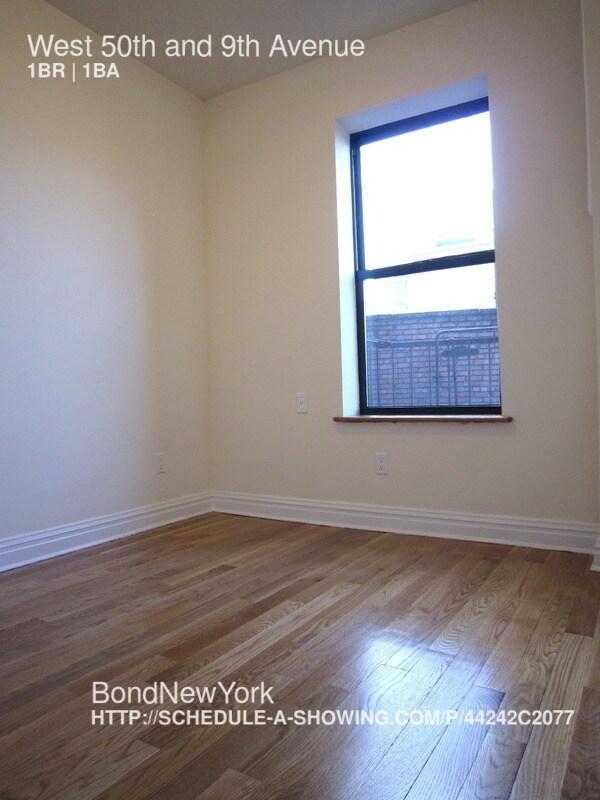 Foto del edificio - 351 W 51st St