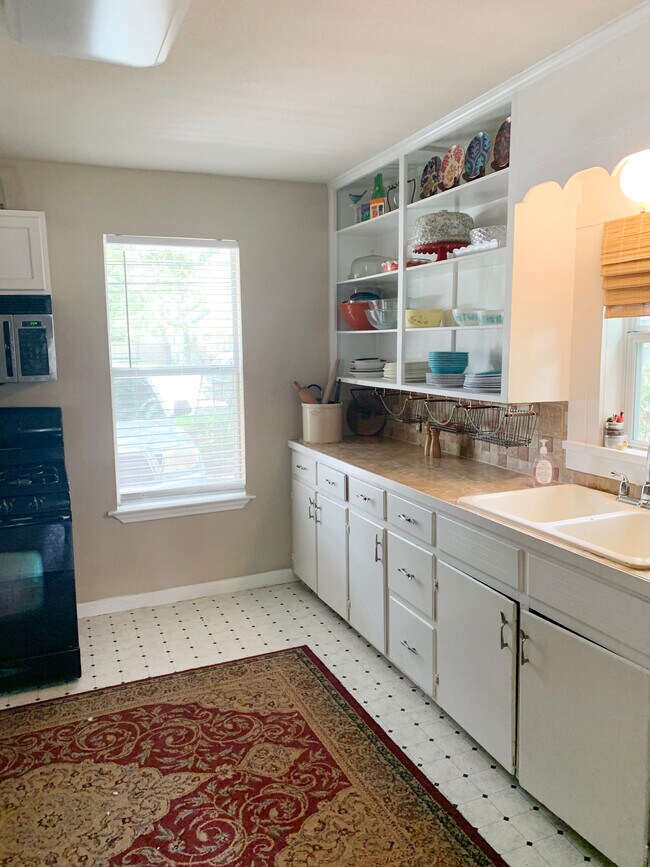 Foto del edificio - 1903 S Main St