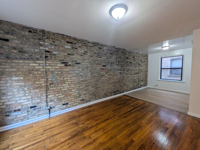Foto del edificio - 2332 N Spaulding Ave