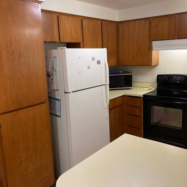 2126 SW Wright Ct, Troutdale, OR 97060 Townhome Rentals in Troutdale