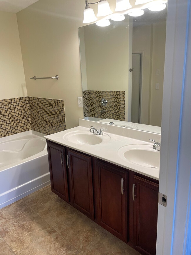 Photo - 1506 Hamden Dr House