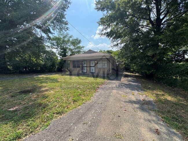 Building Photo - 515 Carpenter St