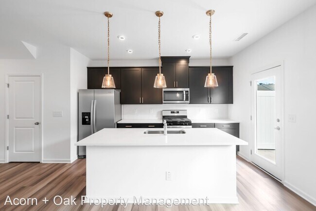 Building Photo - 3 br, 2.5 bath House - 807 Star Ridge Dr.