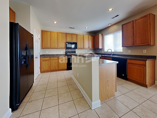 Building Photo - 221 Woodbrook Way