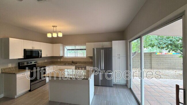 Foto del edificio - 9035 E Jenan Dr
