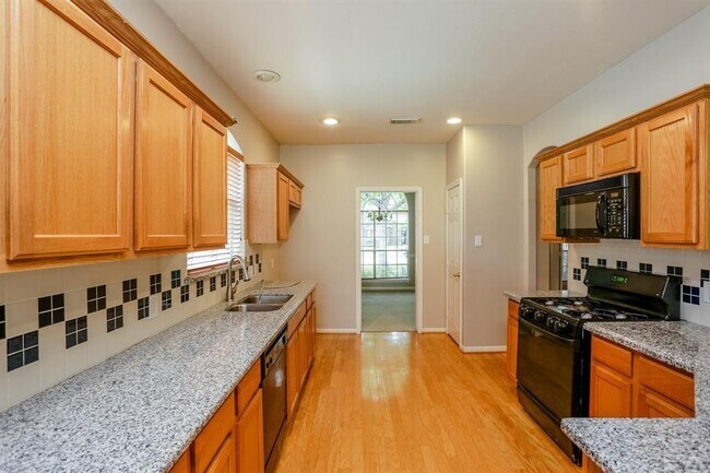 Foto del edificio - 1827 Foster Leaf Ln