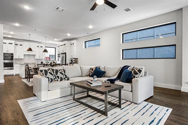 Building Photo - 804 War Admiral Dr