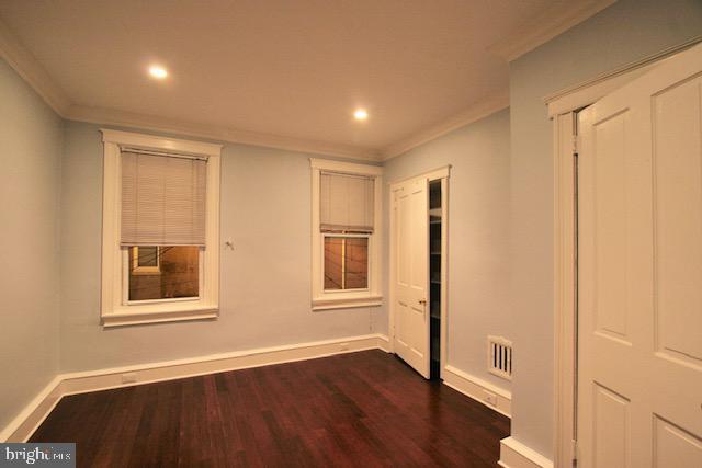 Building Photo - 208 W George St