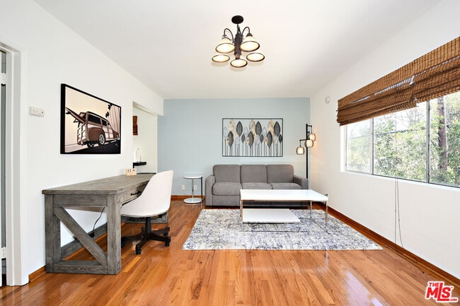 Building Photo - 3743 McLaughlin Ave