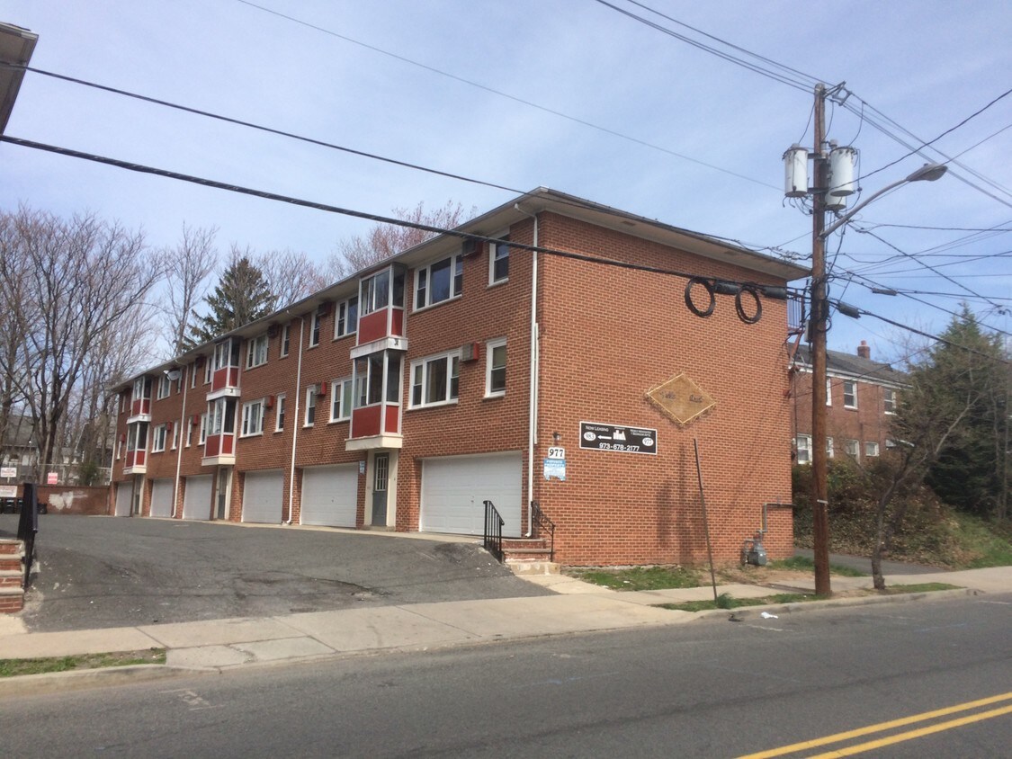 977 Stuyvesant Avenue Apartments in Irvington, NJ