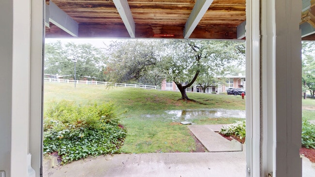 Interior Photo - The Commons at Windsor Gardens