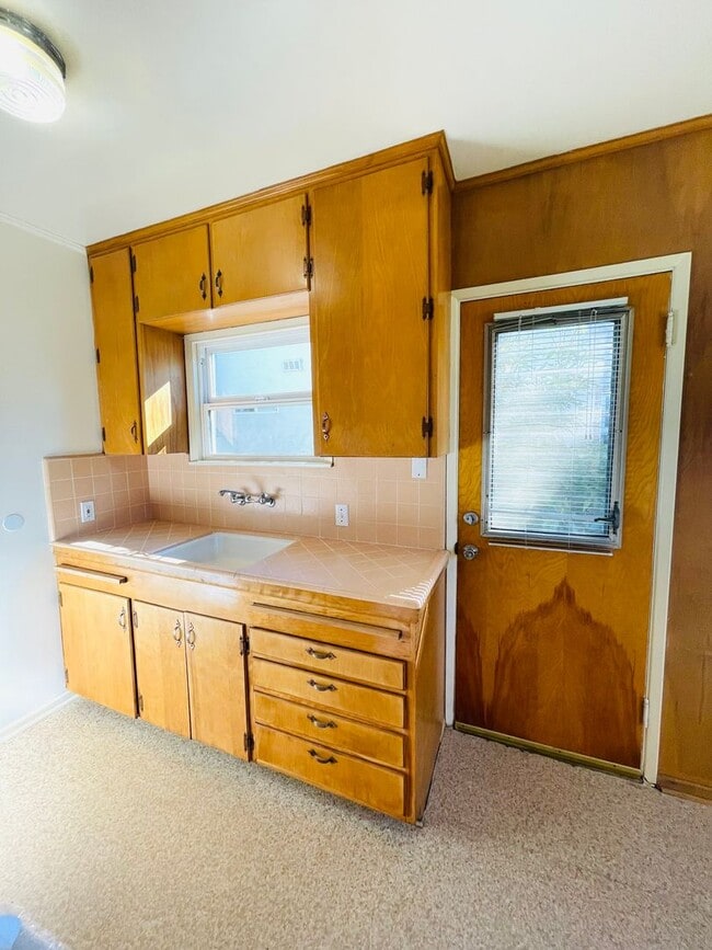 Building Photo - 482