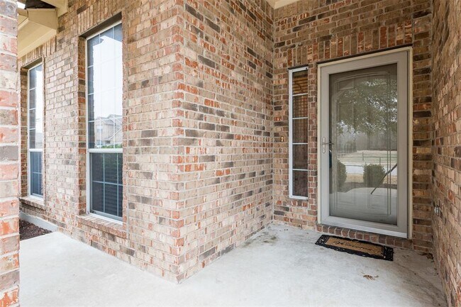 Building Photo - 913 Brighton Pl