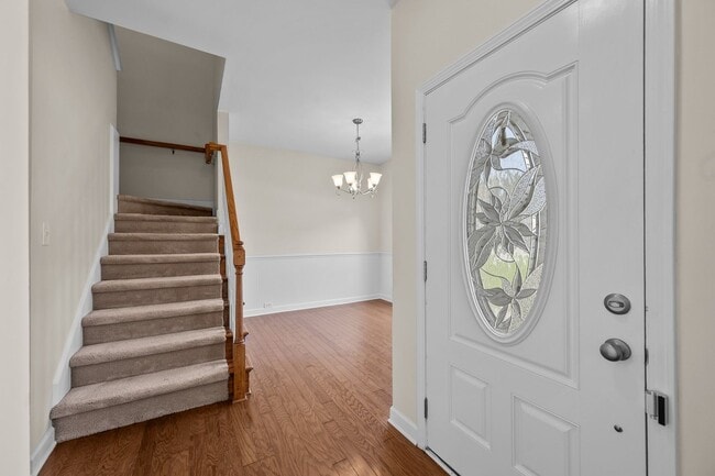 Building Photo - Welcome to Savannah Drive!