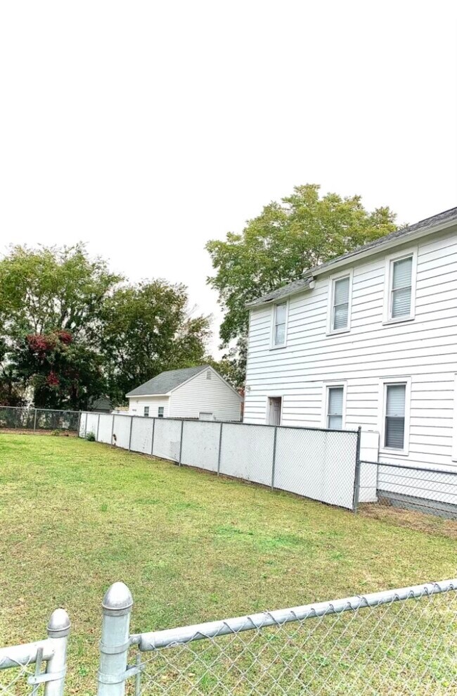 Foto del edificio - 3308 Harding st
