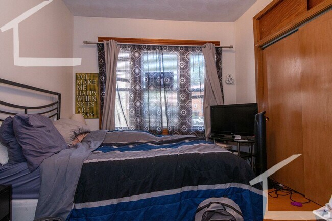Foto del edificio - Spacious 2 Bed with Large Bedrooms & Great...